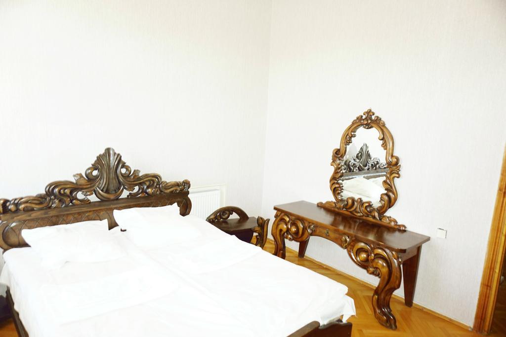 Zestafoni Guesthouse Zedafoni מראה חיצוני תמונה