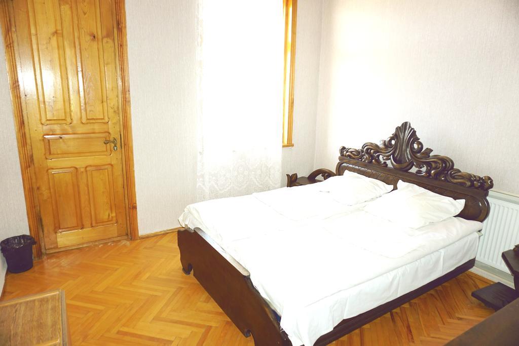Zestafoni Guesthouse Zedafoni מראה חיצוני תמונה