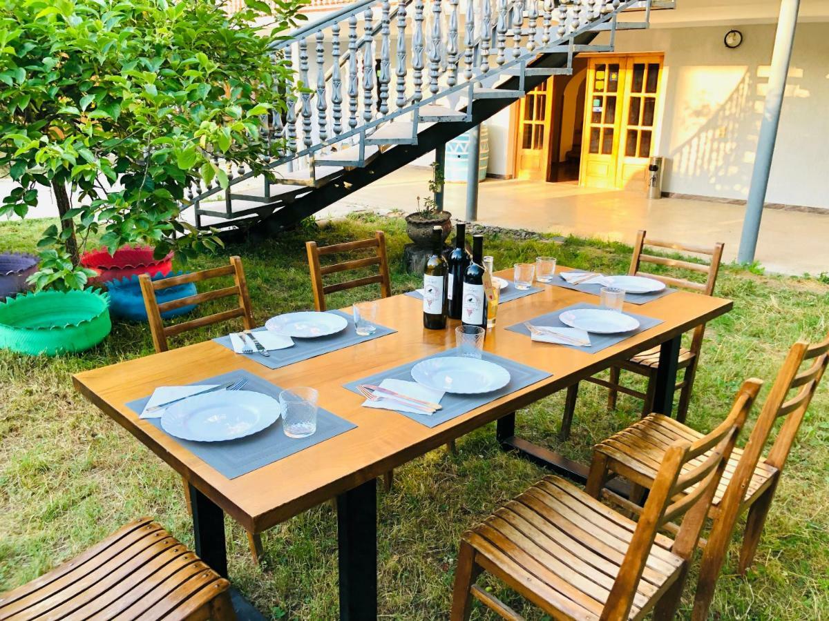 Zestafoni Guesthouse Zedafoni מראה חיצוני תמונה